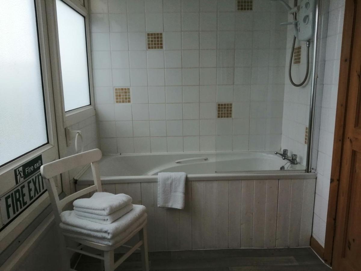 Harbourlight Guesthouse Сондърсфут Екстериор снимка
